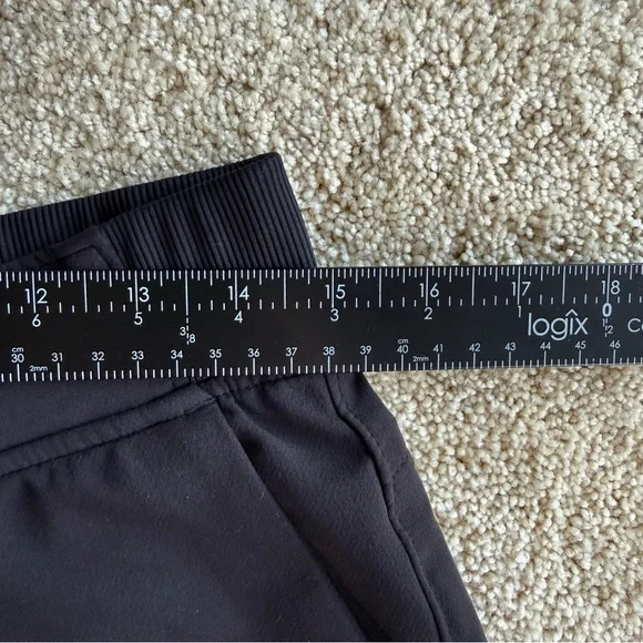 Athleta Black Athletic Shorts Women’s 6 Elastic Waist Drawstring Casual - Picture 6 of 6